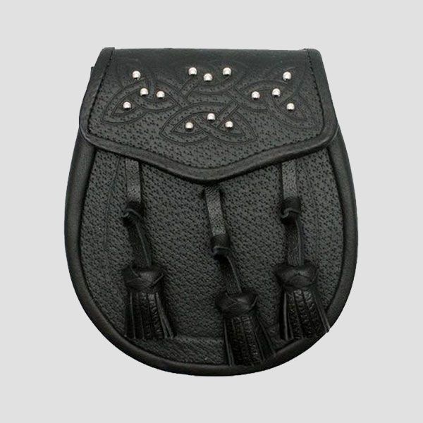 CELTIC EMBOSSED 14 STUD BLACK LEATHER SPORRAN